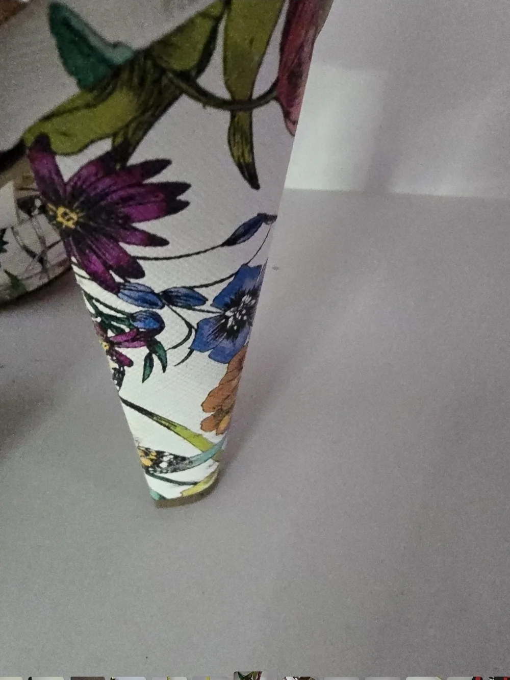 Delicious White Floral Platform Block Sandals with Ankke Strap, Size 7 1/2